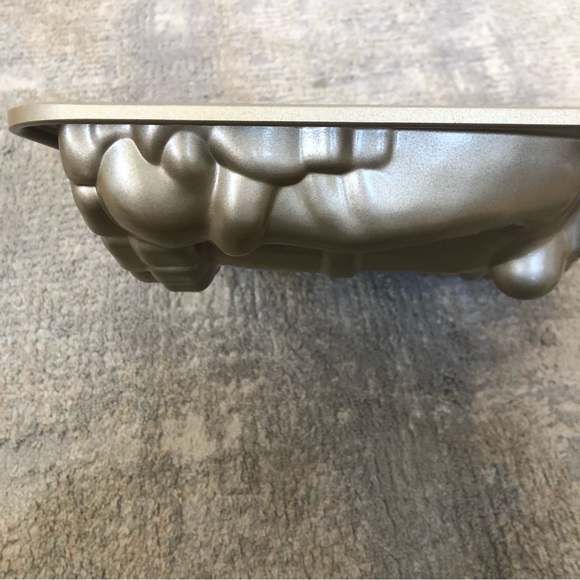 Nordic Ware Vintage Santa Claus Cake Pan 10 Cups 2.4 Liter Mold 3D Christmas GUC - Picture 11 of 11